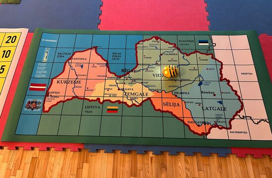 BEE-BOT CARPET BASE - LATVIA