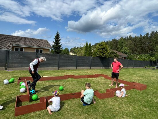 FOOT BILLIARD (GARDEN BILLIARD)